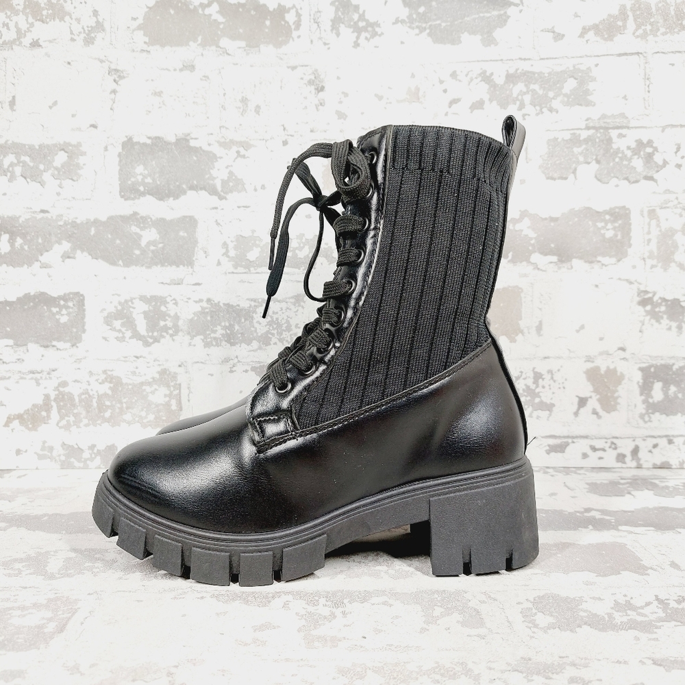 New Top Moda Black Lace-Up Ribbed Lace Up Combat Boots D553